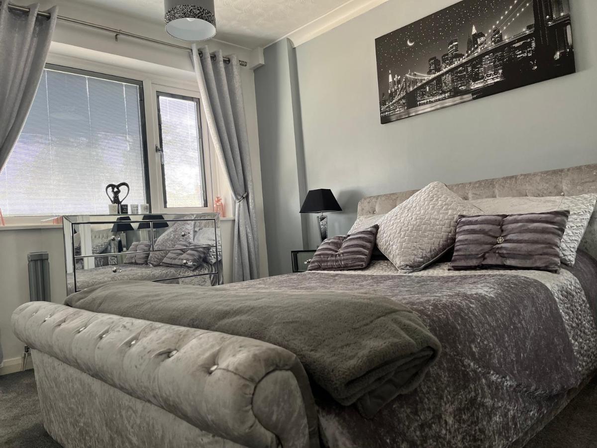 The Brook House - Spacious 3 Bed Home From Home In Burton Zewnętrze zdjęcie